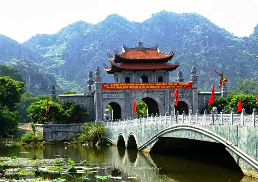 Hoa-Lu-Ninh-Binh-2