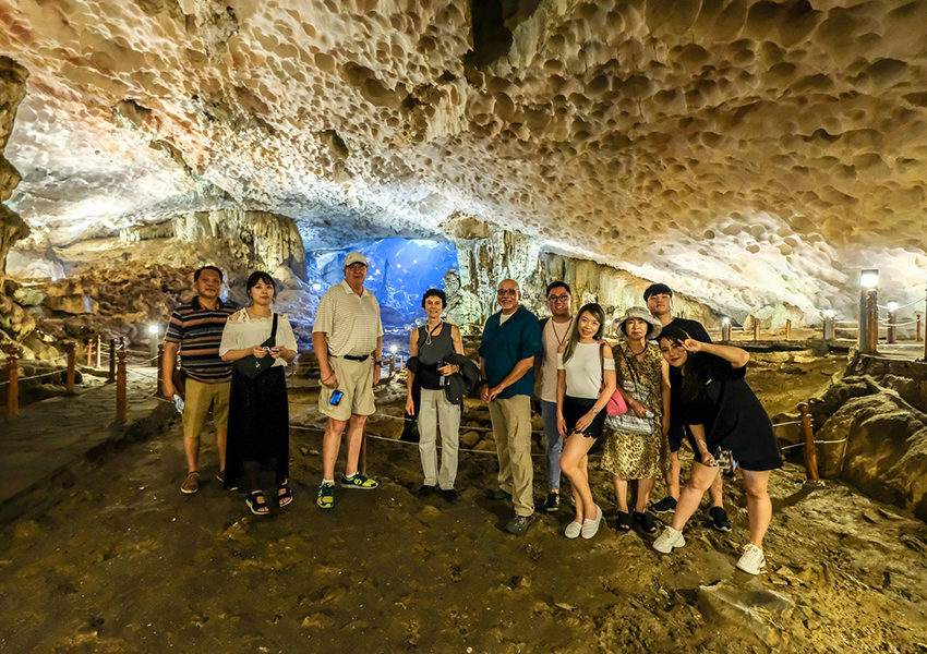 Sửng Sốt Cave - Tour Hạ Long 1 ngày