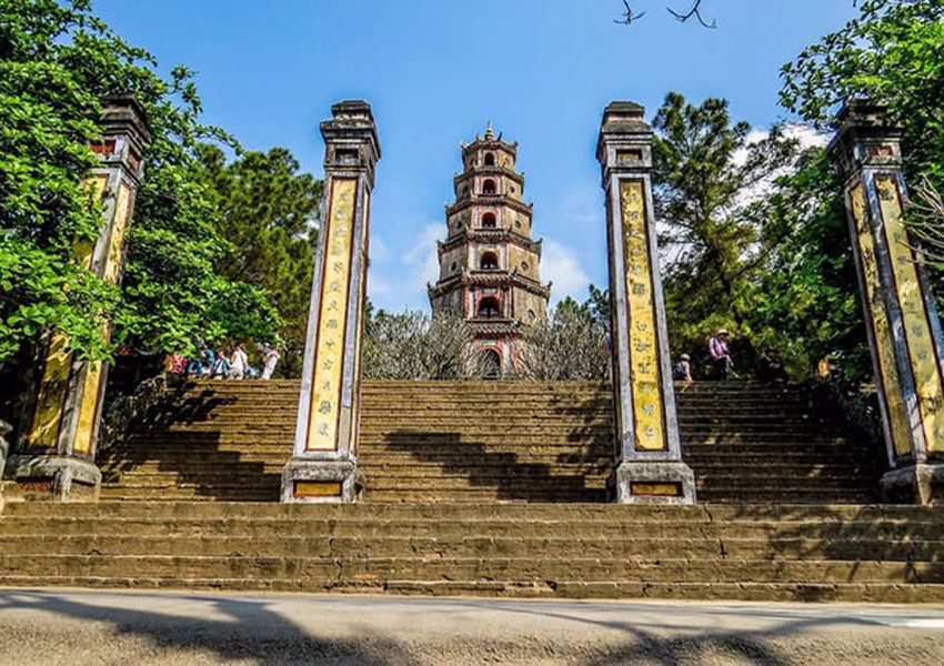 Thien-mu-pagoda-from-afar-trover.com_