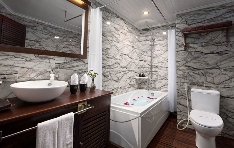 pelican-glory-royal-suite-bathroom